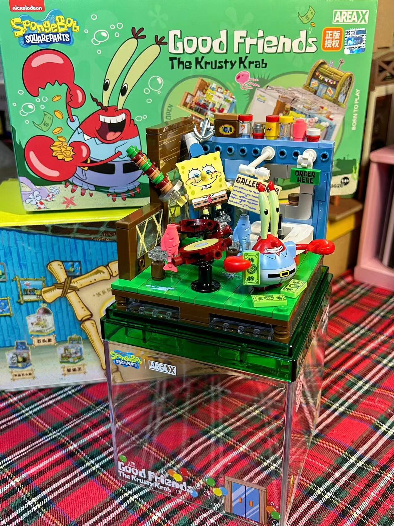 Krusty Krab Pineapple House Stone House Easter Island Head Buildable Display Boxes