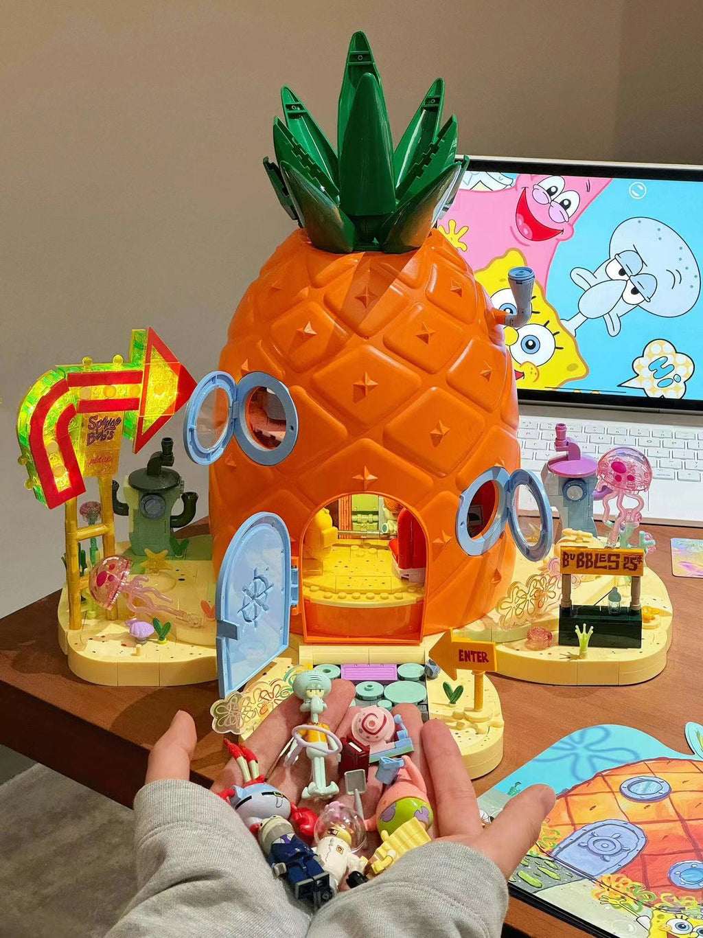 Pineapple House Building Blocks Set